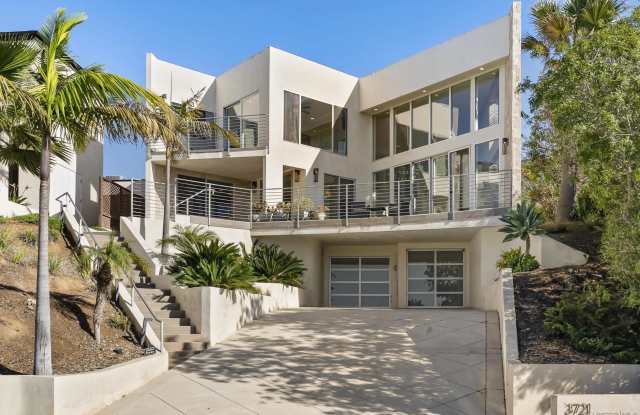 13721 Pine Needles photos photos