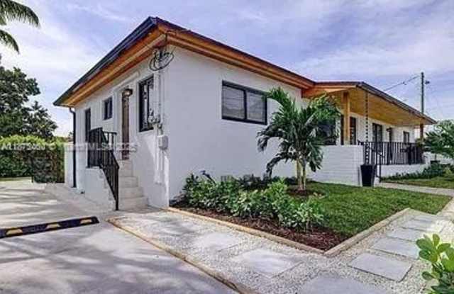 1050 SW 11th St photos photos