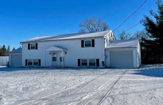 SPACIOUS 2 Bedroom Duplex Available! photos photos