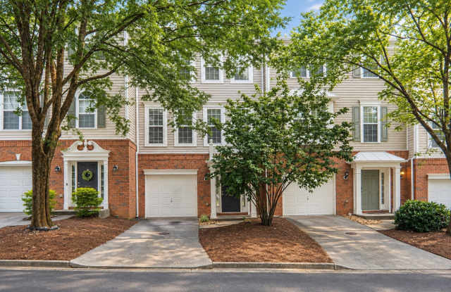 Spectacular Lake View Townhome in Alpharetta – 3 Bedrooms + Office | Available Now Gallery 3