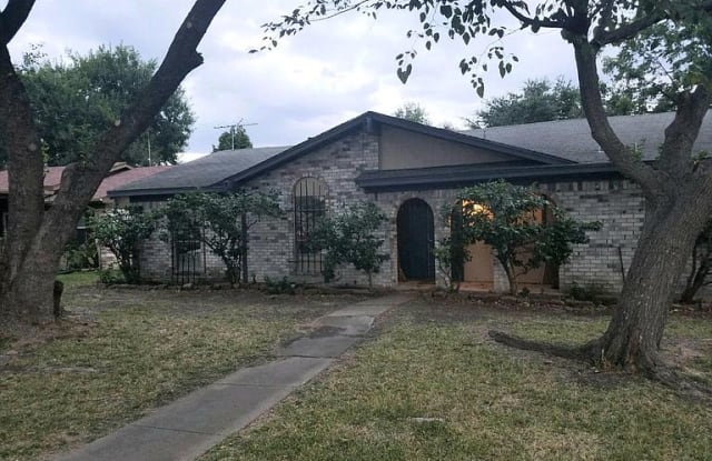 818 Waikiki Dr, Garland, TX 75043 - 818 Waikiki Drive, Garland, TX 75043
