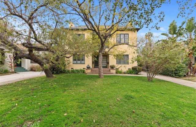 743 E Villa Street 1/2 photos photos