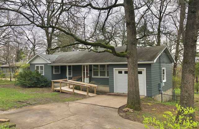 3 bedroom, 2 Bath House Near University of Arkansas campus photos photos