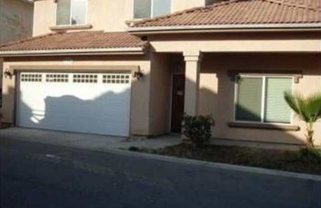 11852 Cedar Grove Ln Gallery 2