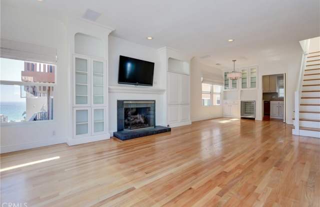 221 14th Street - 221 14th Street, Manhattan Beach, CA 90266