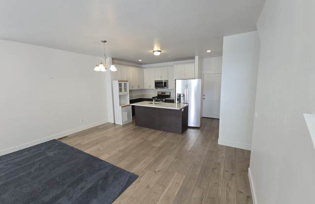 754 East 950 North photos photos