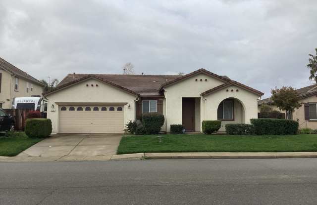 Large 4 Bedroom 2 bath *LIVE OAK* - 3314 Arbor Way, Live Oak, CA 95953