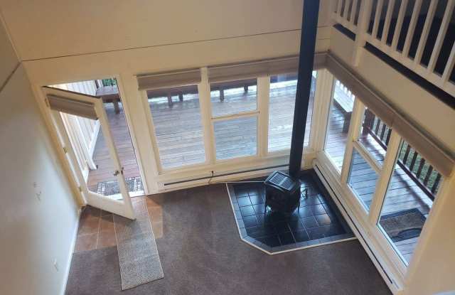 Move in Ready 1 Bed/1Bath in Clearwood with detached 2 car garage! photos photos