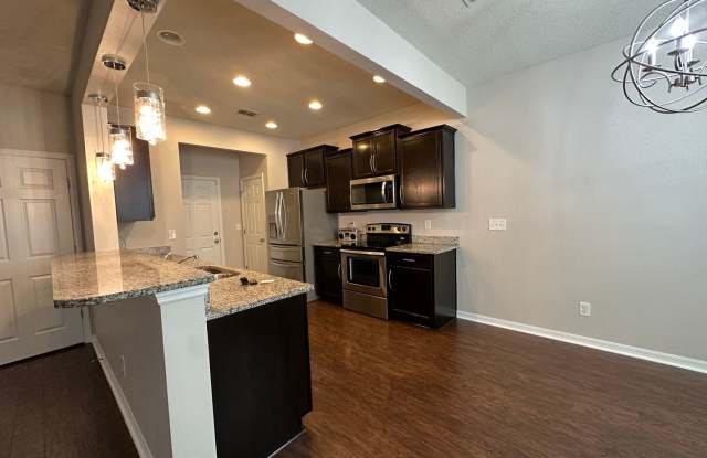 Lovely Bartram Townhome with 2 Car Garage. Gallery 4