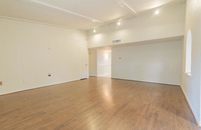 4014 Coltwood Drive Gallery 3