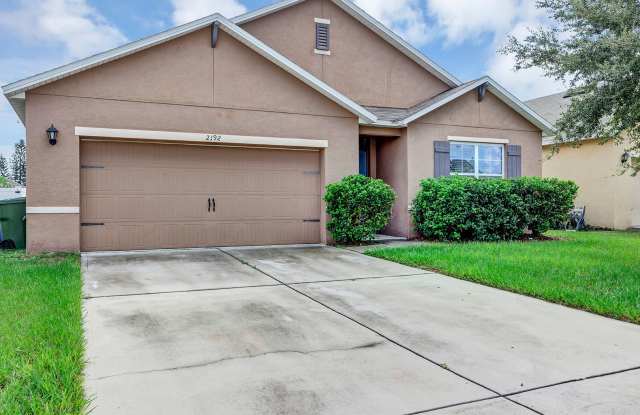 Sunny, Move-In Ready 4-Bed Home in Winter Haven with Modern Finishes and Two-Car Garage photos photos
