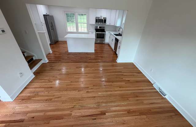 8224 Carrolwood Drive Gallery 2
