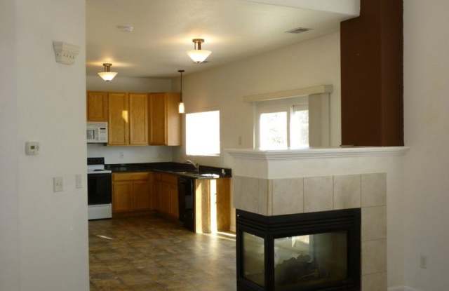5017 Thorndike Avenue Gallery 4