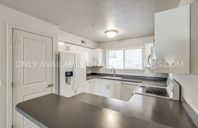 1081 W 993 N photos photos