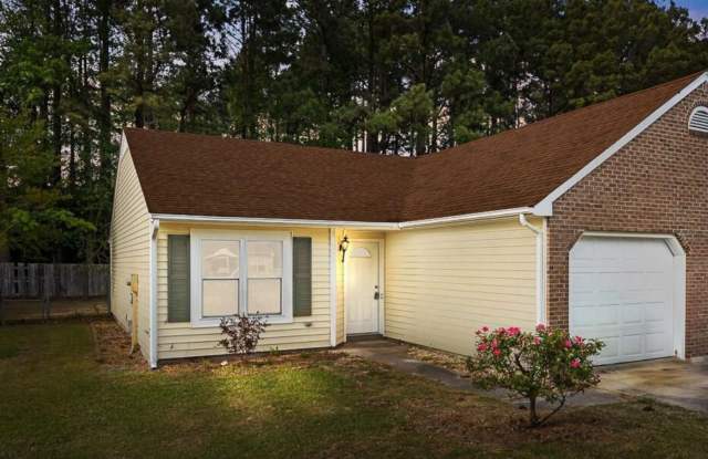 Charming 2BR Townhome in Havelock photos photos
