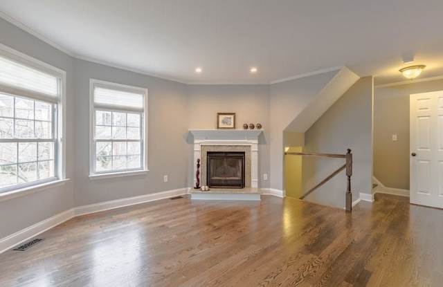 8 Cottage Ct Gallery 3