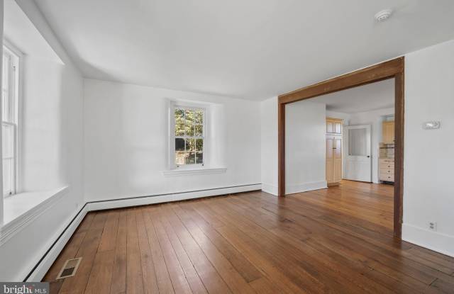 1025 N CHATHAM ROAD photos photos