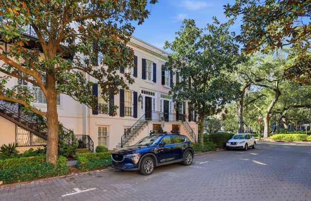 3 BED | 4 BATH | TWO CAR GARAGE | HISTORIC DISTRICT TOWNHOME photos photos