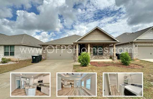 Pensacola 4/2 AVAILABLE NOW photos photos