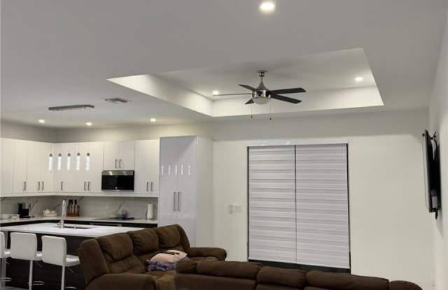 2301 NW 7th Street photos photos