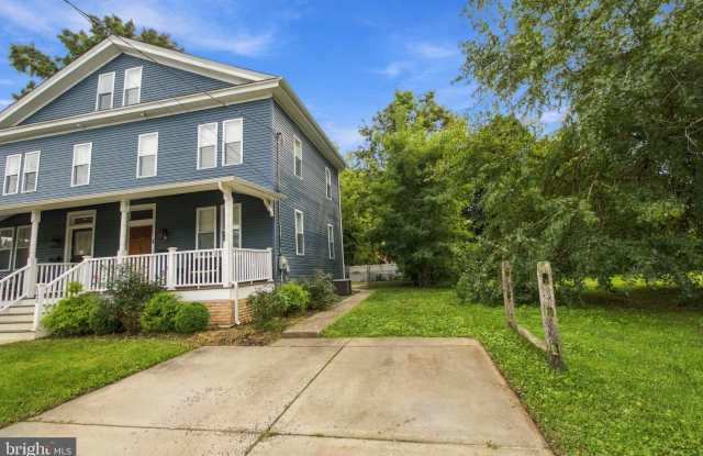 142 SNYDER Place Gallery 1