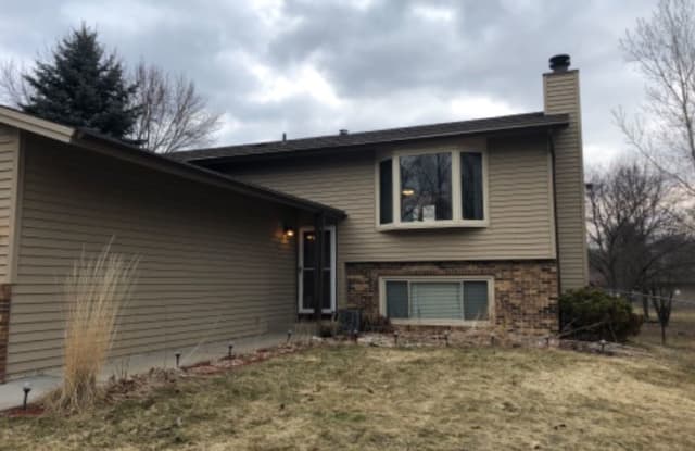 17476 Rustic Hills Drive - 17476 Rustic Hills Drive, Eden Prairie, MN 55346