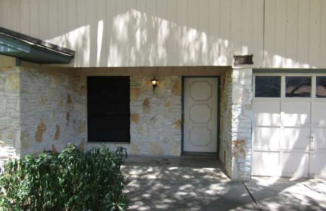 502 HEATHER DR Gallery 3