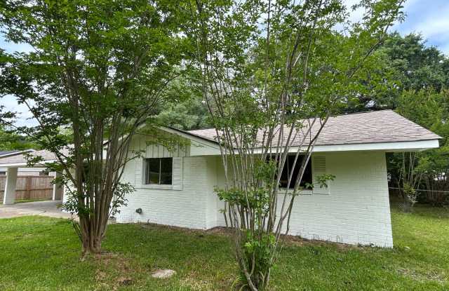 810 Louis Wilson Dr photos photos