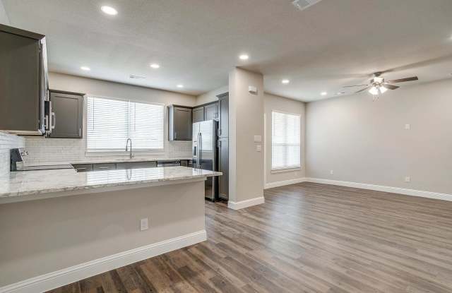 Stone Lake Townhomes Gallery 2