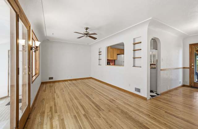 Charming 2-Bed, 2-Bath Upper Unit Near CSU & City Park – Fort Collins, CO! Gallery 4