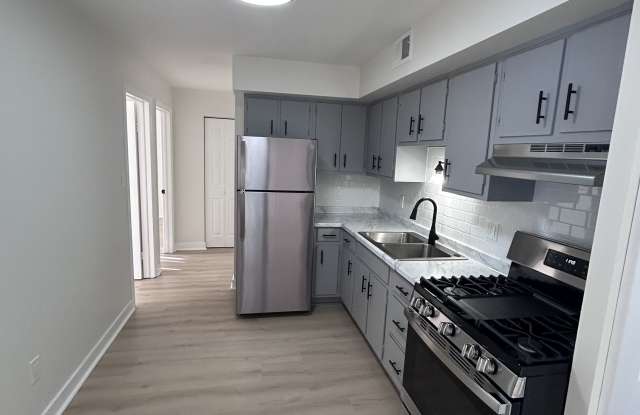 703 E 12th St photos photos