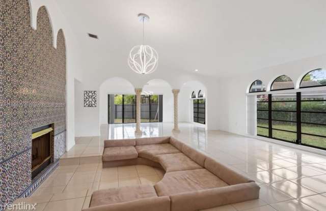 4770 SW 87th Pl Gallery 3
