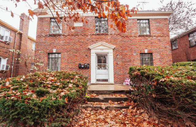 7340 Reading Road - 2 photos photos