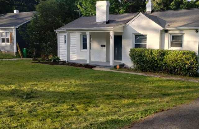 Charming Home, open  floor plan close to Charlotte, shopping, airport Gallery 3