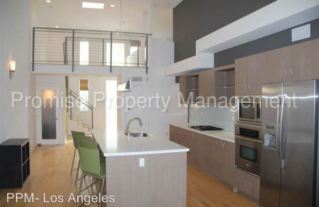 12837 Moorpark Street Unit: PH7 Gallery 2