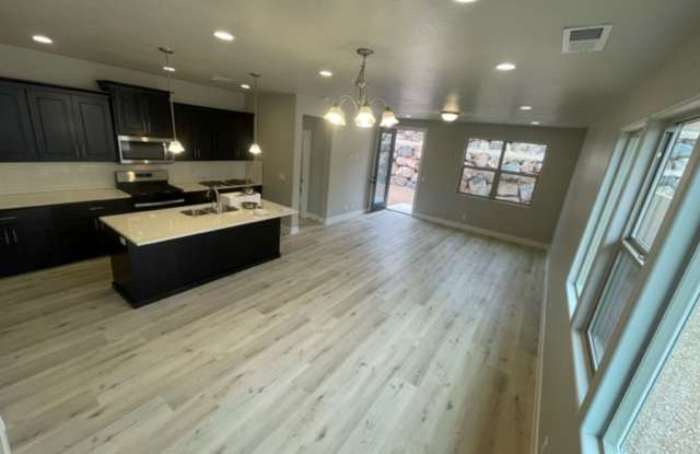 Beautiful Brio Home. Gallery 4