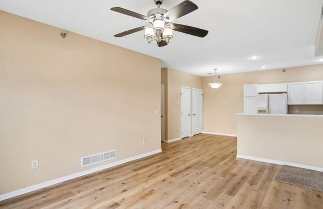 1636 Northwest Prairie Lakes Drive Gallery 3