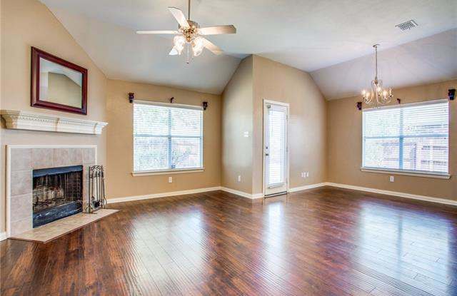 5315 Penny Lane Gallery 3