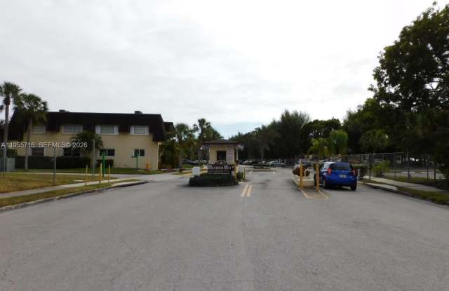 13707 SW 91st Ct photos photos