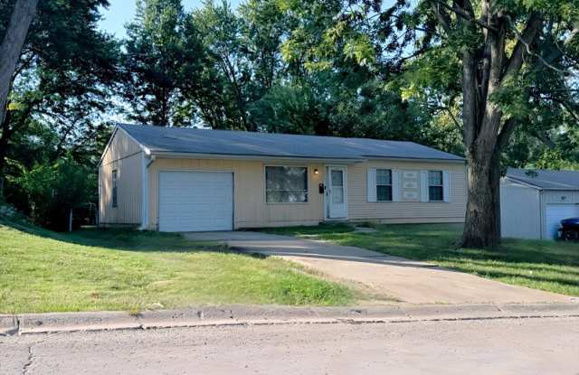 6203 E 150th Ter - 6203 East 150th Terrace, Grandview, MO 64030