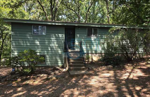 Secluded 3 Bedroom 2 Bathroom House in the City! photos photos Secluded 3 Bedroom 2 Bathroom House in the City! photos photos