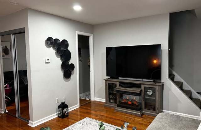 607 EDISON Avenue Gallery 2