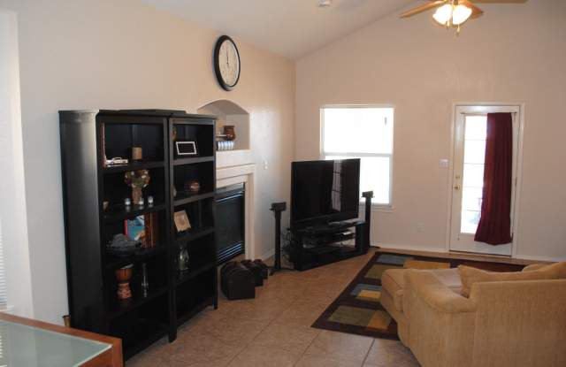 10812 walden Pond Street Gallery 2
