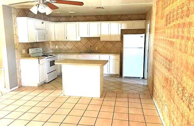 4815 W. Earll Dr. Gallery 2