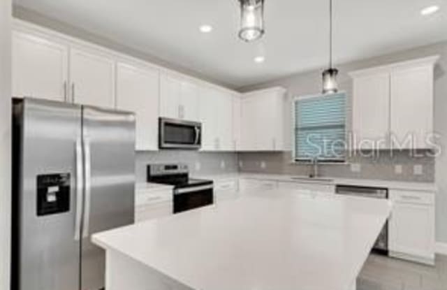 16246 HIDDEN OAK Loop Gallery 4