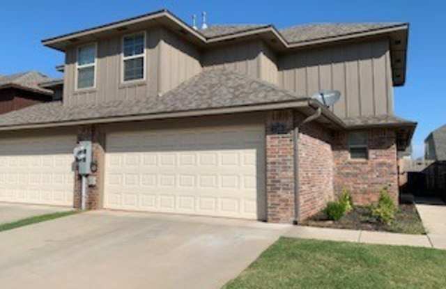 3 Bed 2.5 Bath 2 Car Garage Duplex photos photos