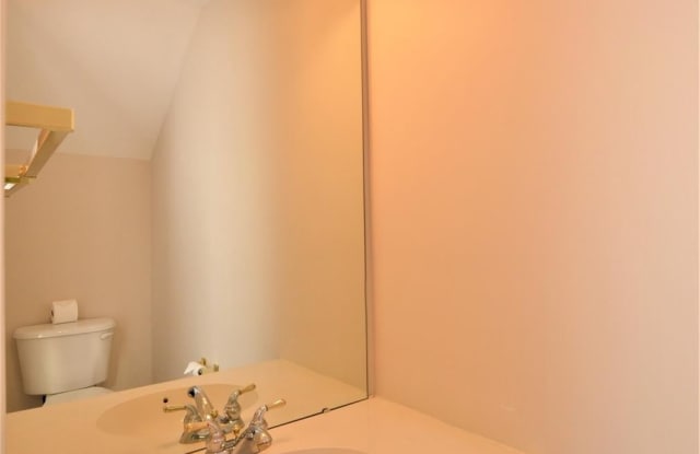 2908 Castleberry Court Gallery 3