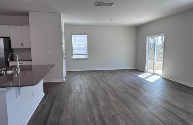 Brand-New  5-Bedroom Home in the Hamptons at Hickory with Modern Upgrades and Move-In Ready Comfort photos photos