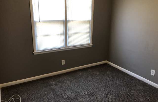 4315 E Linwood Boulevard Gallery 4