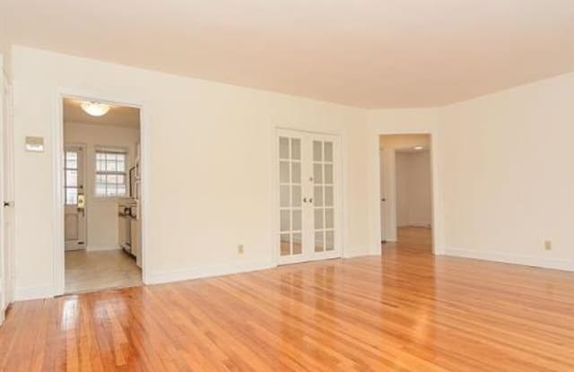 36 Hammond Pond Pkwy - 36 Hammond Pond Parkway, Brookline, MA 02467